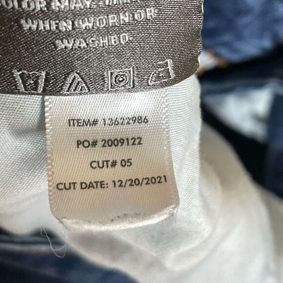 Torrid Boyfriend Straight Medium Wash Jeans Size 18T - Picture 7 of 8